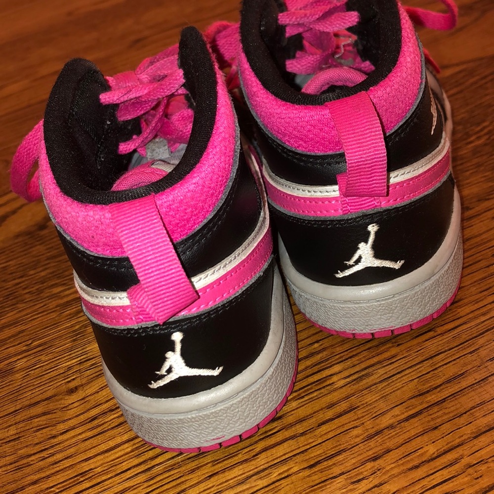 Sneakers - Picture 3 of 4